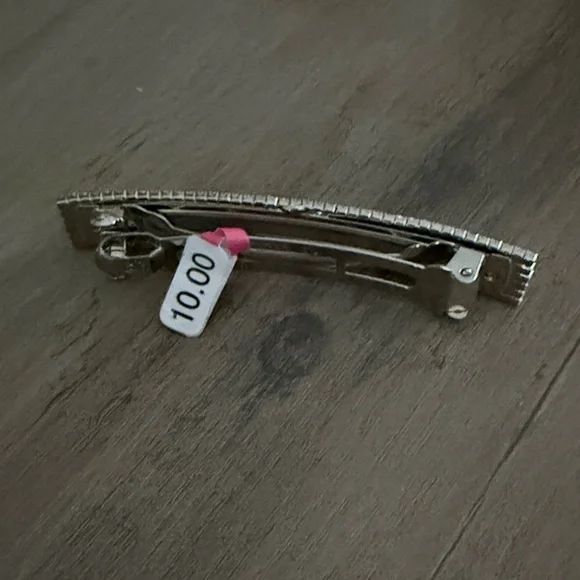 🏷️ NWT Elegant Silver Rhinestone Hair Clip - Picture 2 of 2